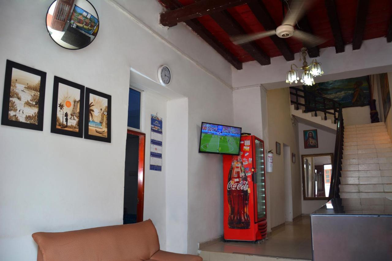 Hotel Andalucia Inn ซันตามาร์ตา ภายนอก รูปภาพ