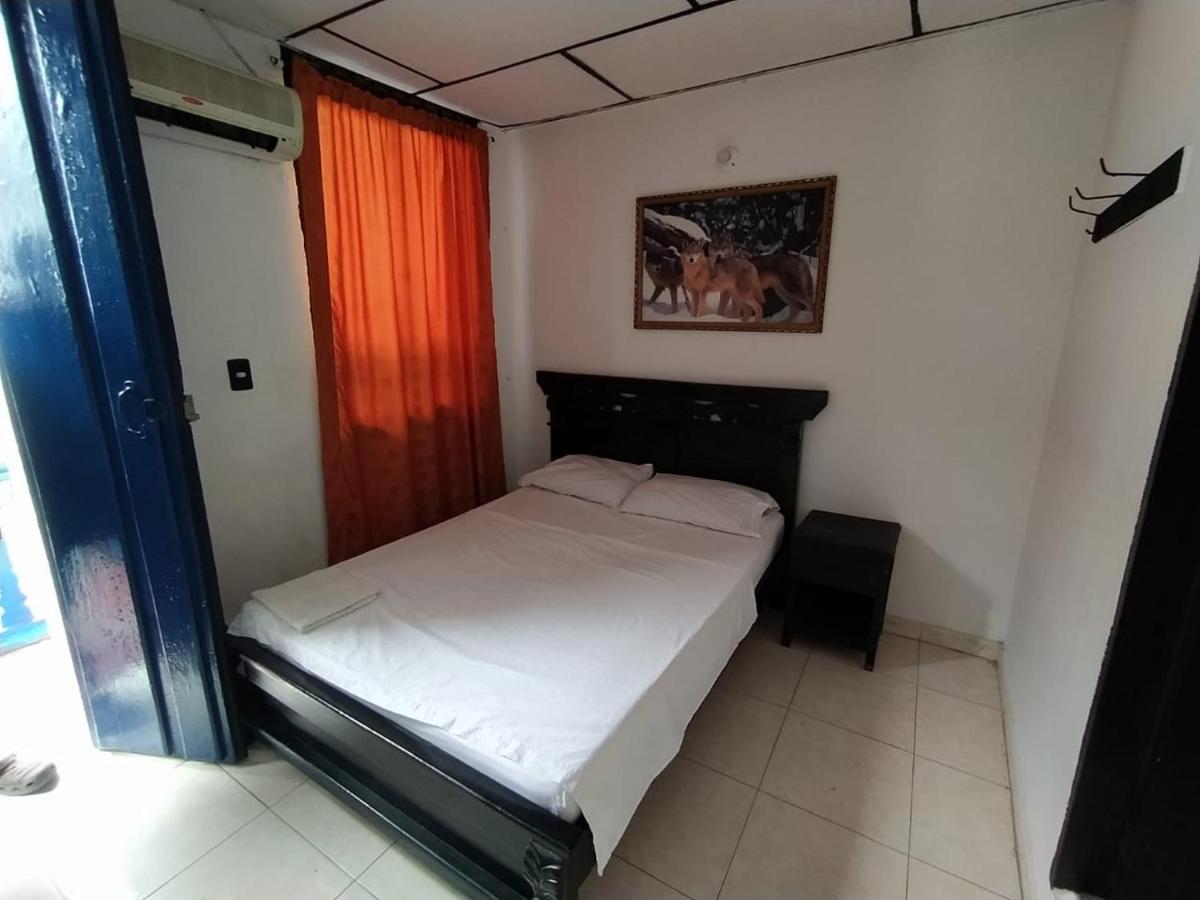 Hotel Andalucia Inn ซันตามาร์ตา ภายนอก รูปภาพ